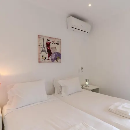 아파트 #372 Sunny Balcony Retreat 3 Bedrooms