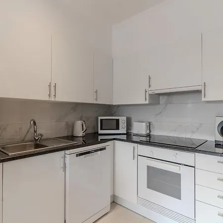 #372 Sunny Balcony Retreat 3 Bedrooms Appartamento