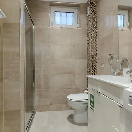 아파트 #372 Sunny Balcony Retreat 3 Bedrooms